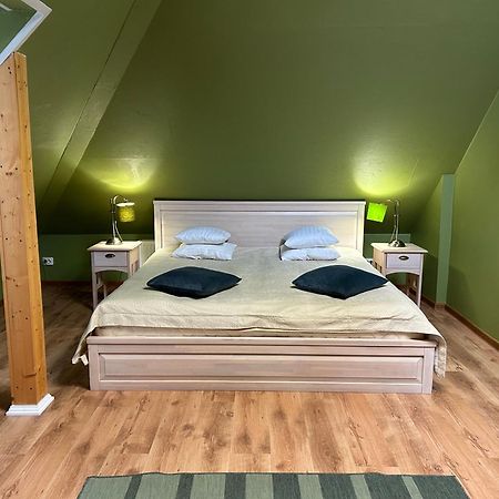 A1 Apartments With Free Parking Riga Bagian luar foto