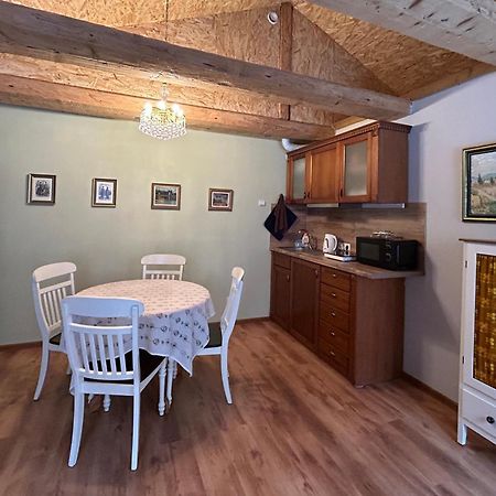 A1 Apartments With Free Parking Riga Bagian luar foto